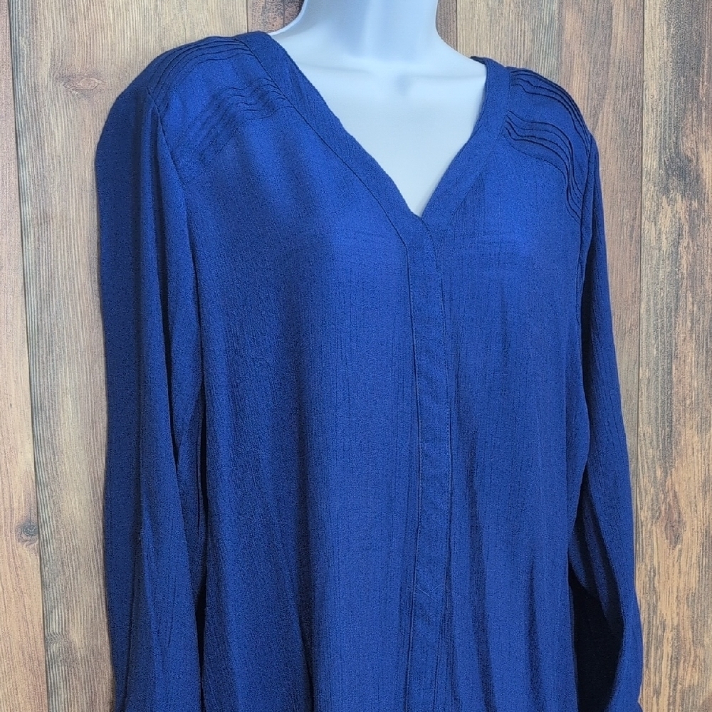 NWT Zac & Rachel Deep Blue V Neck Blouse 1X                   -V107